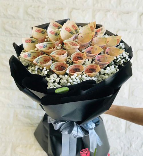 Bó hoa bằng tiền 500k chữ MẸ